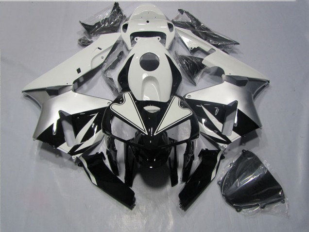 Honda CBR 600RR 2005-2006 - Preto Branco Honda CBR 600RR 2005-2006 - Preto Branco
